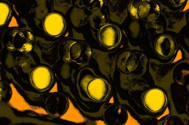 Kırmızı sarı ve siyah renkli kirli duvar, desenli arka plan.