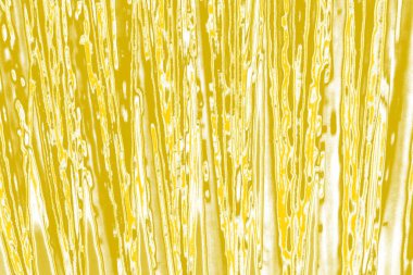 Kopya alanı olan soyut sarı desenli duvar