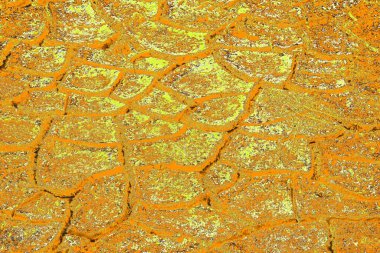 Kırmızı sarı ve siyah renkli kirli duvar, desenli arka plan.