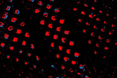 Kırmızı ve mavi renkli, soyut, esmer, pejmürde bir doku. Grunge arkaplanı, metin veya reklam için boşluk resmini kopyala