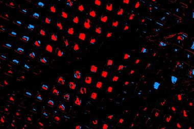 Kırmızı ve mavi renkli, soyut, esmer, pejmürde bir doku. Grunge arkaplanı, metin veya reklam için boşluk resmini kopyala