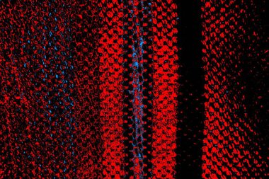 Kırmızı ve mavi renkli, soyut, esmer, pejmürde bir doku. Grunge arkaplanı, metin veya reklam için boşluk resmini kopyala