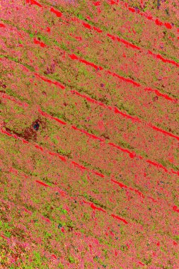 Çizik ve çatlaklarla metal doku