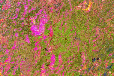 Çizik ve çatlaklarla metal doku