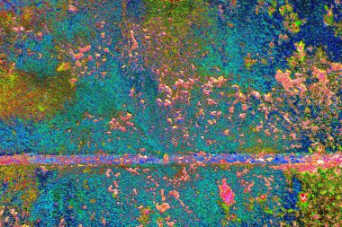 Çizik ve çatlaklarla metal doku