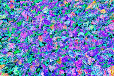 Doğada kayalık yol