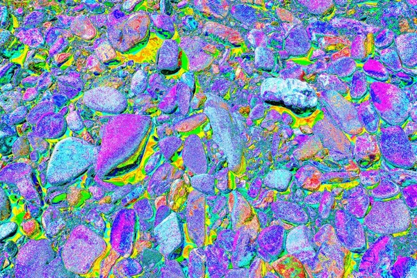 Doğada kayalık yol