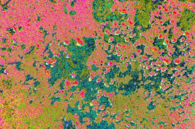 Çizik ve çatlaklarla metal doku