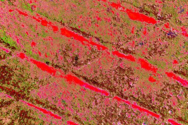 Çizik ve çatlaklarla metal doku