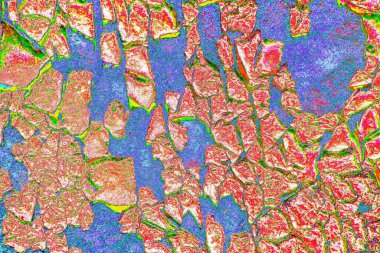 Duvar dokusundan eski boya soyuluyor