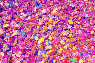 Doğada kayalık yol