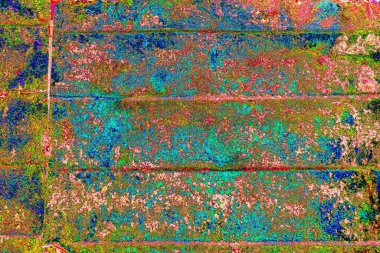 Çizik ve çatlaklarla metal doku