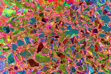 Doğada kayalık yol