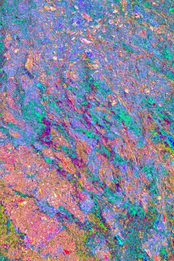 Nehrin kenarındaki uçurum. Transcarpathia