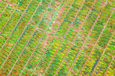 Çizik ve çatlaklarla metal doku