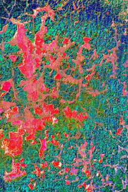 Soyut neon renkler çizik ve çatlaklarla dokulu duvar. 