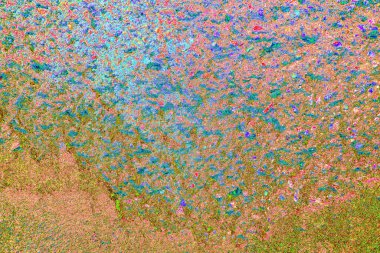 Çizik ve çatlaklarla soyut renkli duvar kâğıdı 