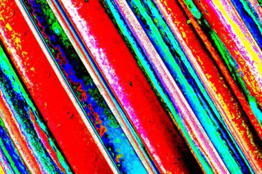 Soyut neon renkler çizik ve çatlaklarla dokulu duvar. 