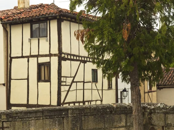 Medival style house of the town of Covarrubias — Stock Photo, Image