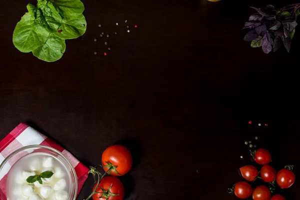 Marco Verduras Orgánicas Frescas Sobre Fondo Madera Oscura Comida Natural — Foto de Stock