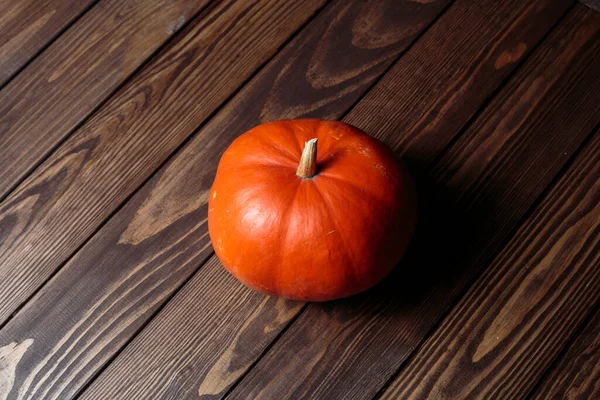 Zucca Halloween Giorno Del Ringraziamento Zucca Matura Arancione Trova Tavolo — Foto Stock