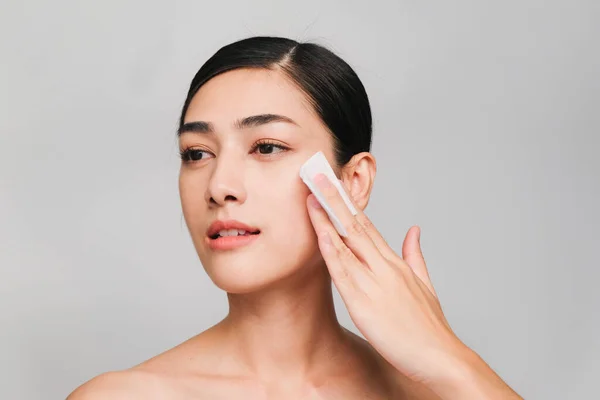 Young Beautiful Asian Woman Clean Fresh Bright Skin Holding Cotton — Stock Photo, Image