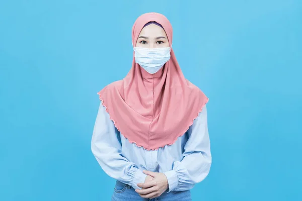 Portrét Mladé Krásné Asijské Muslimky Žena Tradičních Šatech Sobě Lékařské — Stock fotografie