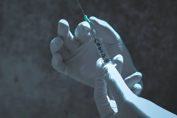 Covid 19 ve Coronavirüs 'e karşı aşı üreten bilim adamı.