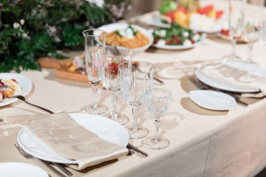 şık düğün Resepsiyon alanı Konuklar ve parti için hazır 