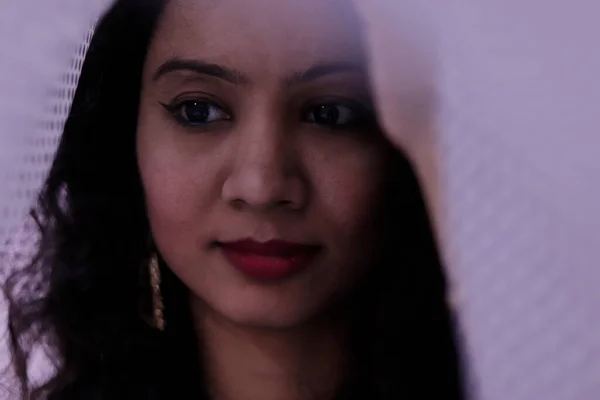 Portret Van Een Mooie Indiaanse Vrouw Focus Lippen — Stockfoto