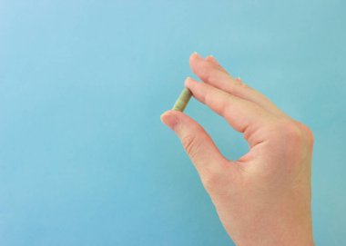 Kapsüllerdeki klorella süper yemek. Bitkisel beslenme takviyesi klorella.kapsül..