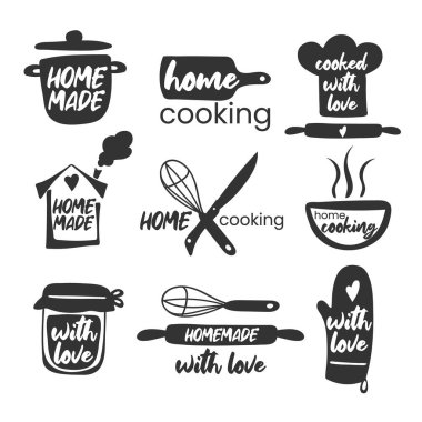 El yapımı basit mutfak ifadeleri. Ev yapımı, aşkla pişirilmiş, aşkla pişirilmiş. Rozetler, etiketler ve logo unsurları, fırın, yemek kulübü, kafe veya ev yemeği için retro semboller