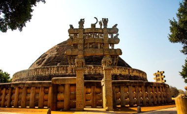 Sanchi Stupa, UNESCO 'nun Dünya Mirası İmparator Ashoka tarafından inşa edilen 2200 yıllık bir Budist anıtı..