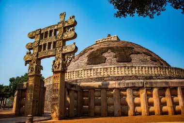 Sanchi Stupa, UNESCO 'nun Dünya Mirası İmparator Ashoka tarafından inşa edilen 2200 yıllık bir Budist anıtı..