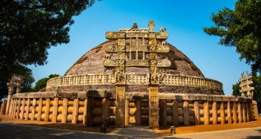 Sanchi Stupa, UNESCO 'nun Dünya Mirası İmparator Ashoka tarafından inşa edilen 2200 yıllık bir Budist anıtı..