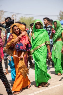 ALIRAJPUR, MADHYA PRADESH, INDIA, 15 Mart 2022: Kabile halkı Bhagoria kabile festivali için bir araya geldi..