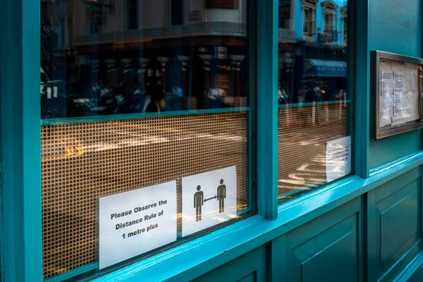 Social Distance Guidelines Sign Restaurant Window Covid London — Stock fotografie