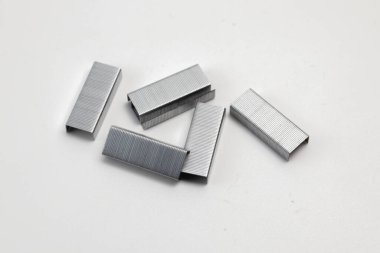 Beyaz arkaplandaki zımbalar