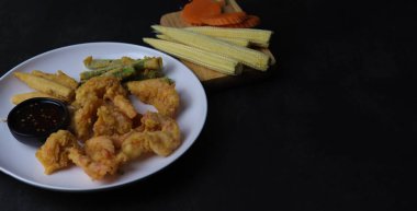 Hamur kızartmalı karides. Boşluğu kopyala