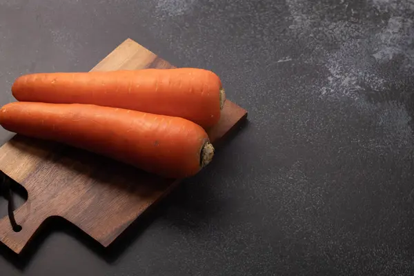 Dos Zanahorias Lado Madera Copiar Espacio —  Fotos de Stock