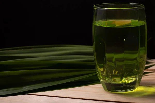 Pandan Juice Dan Segar Pandan Hijau Nada Gelap — Stok Foto