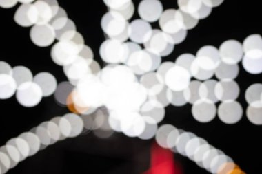 Bulanık sıcak ışıkların soyut arkaplanı