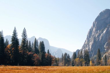 Yosemite Vadisi 'nde sonbahar, Yosemite Ulusal Parkı, Kaliforniya, ABD