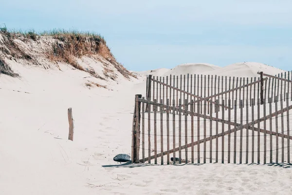 Playa Cape Cod Con Valla Madera Destino Vacacional Verano —  Fotos de Stock