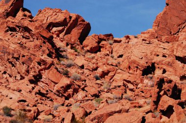 Kırmızı kumtaşı kaya oluşumları ile mavi gök, yangın State park vadi, Nevada