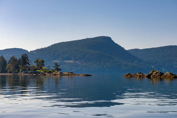 Pemandangan Pegunungan Dan Garis Pantai Teluk Vesuvius Salt Spring Island — Stok Foto