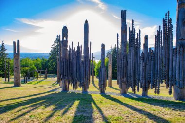 Vancouver, Bc, Kanada'nın Burnaby şehrinde bulunan dağ Park'ta Kamui Mintara (Bahçesi of Gods) görünümünü