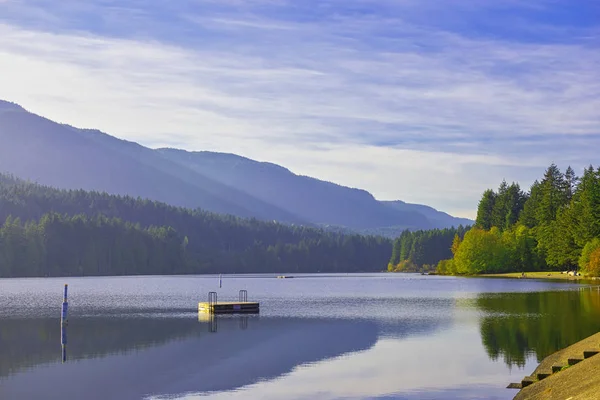 Вид Озеро Вествуд Нанаймо Осенью Остров Ванкувер Канада — стоковое фото