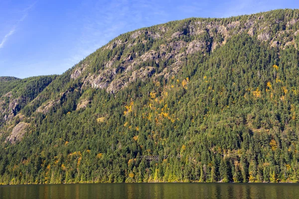 Pohled Mount Wesley Cameron Jezero Ostrově Vancouver Britská Kolumbie Kanada — Stock fotografie