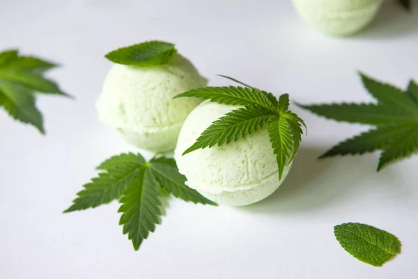 Koupelová bomba s CBD